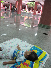 พู่กันเที่ยววัดกับพ่อแม่
