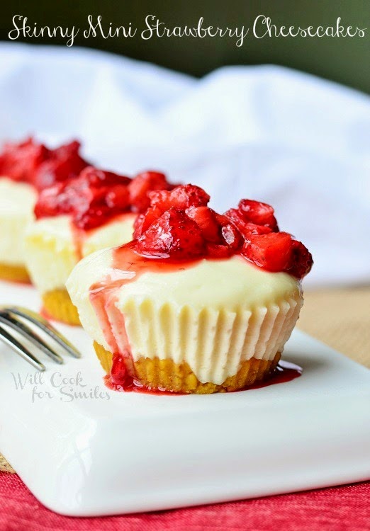 [Skinny-Mini-Strawberry-Cheesecakes-from-willcookforsmiles.com-cheesecake-strawberry-skinnydessert%255B5%255D.jpg]