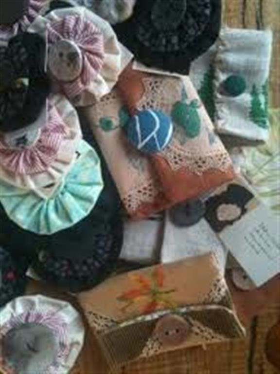 [brooches-Medium3.jpg]