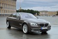2013-BMW-7-Series-59