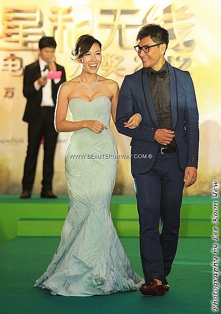 [STARHUB%2520TVB%2520AWARDS%25202012%2520Selena%255B18%255D.jpg]