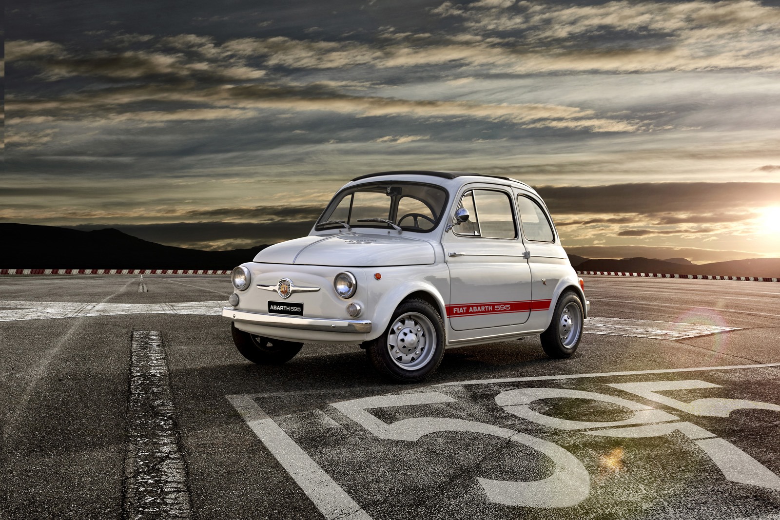 [Abarth-595-50th-Anniversary-Edition-4%255B3%255D.jpg]
