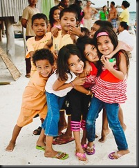 Philippines-Tawi-Tawi-children-on-the-beach-DSC-8288