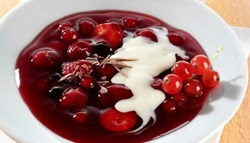rote-grutze-mit-vanillecreme