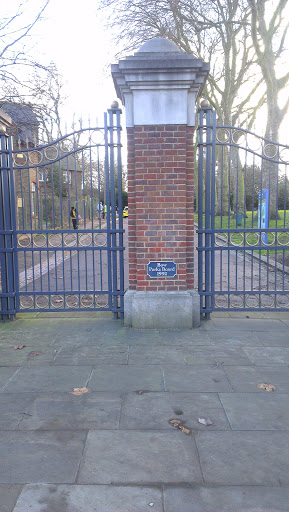 Molesworth Gate