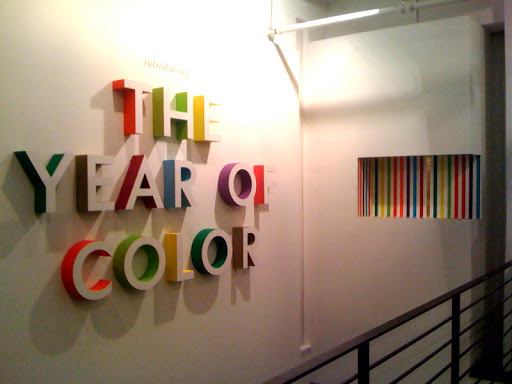 A fantastic wall in the Kate Spade New York showroom. These letters are made of foam -- insane, right? A fantastic wall in the Kate Spade New York showroom. These letters are made of foam -- insane, right?