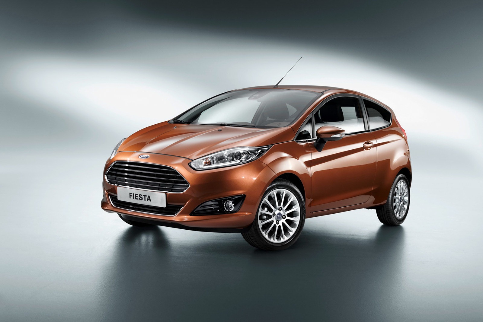 2013-Ford-Fiesta-Facelift-6[2].jpg