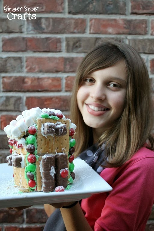 [fun-holiday-crafts-gingerbread-shop5.jpg]