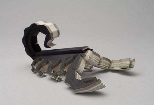 [astonishing_book_sculptures_640_193.jpg]