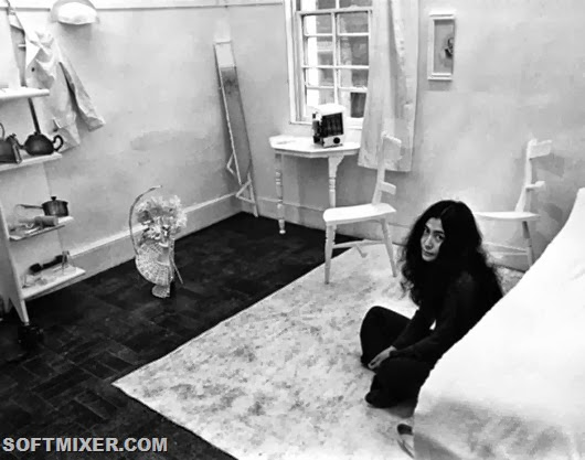 Yoko-Ono-nella-Half-Room-alla-Lisson-Gallery-di-Londra-1967_main_image_object Yoko-Ono-nella-Half-Room-alla-Lisson-Gallery-di-Londra-1967_main_image_object