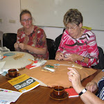 kantkringmiddag 2005 Jolanda, Mieke , Mia klaar voo website 24 mrt. 2006.jpg