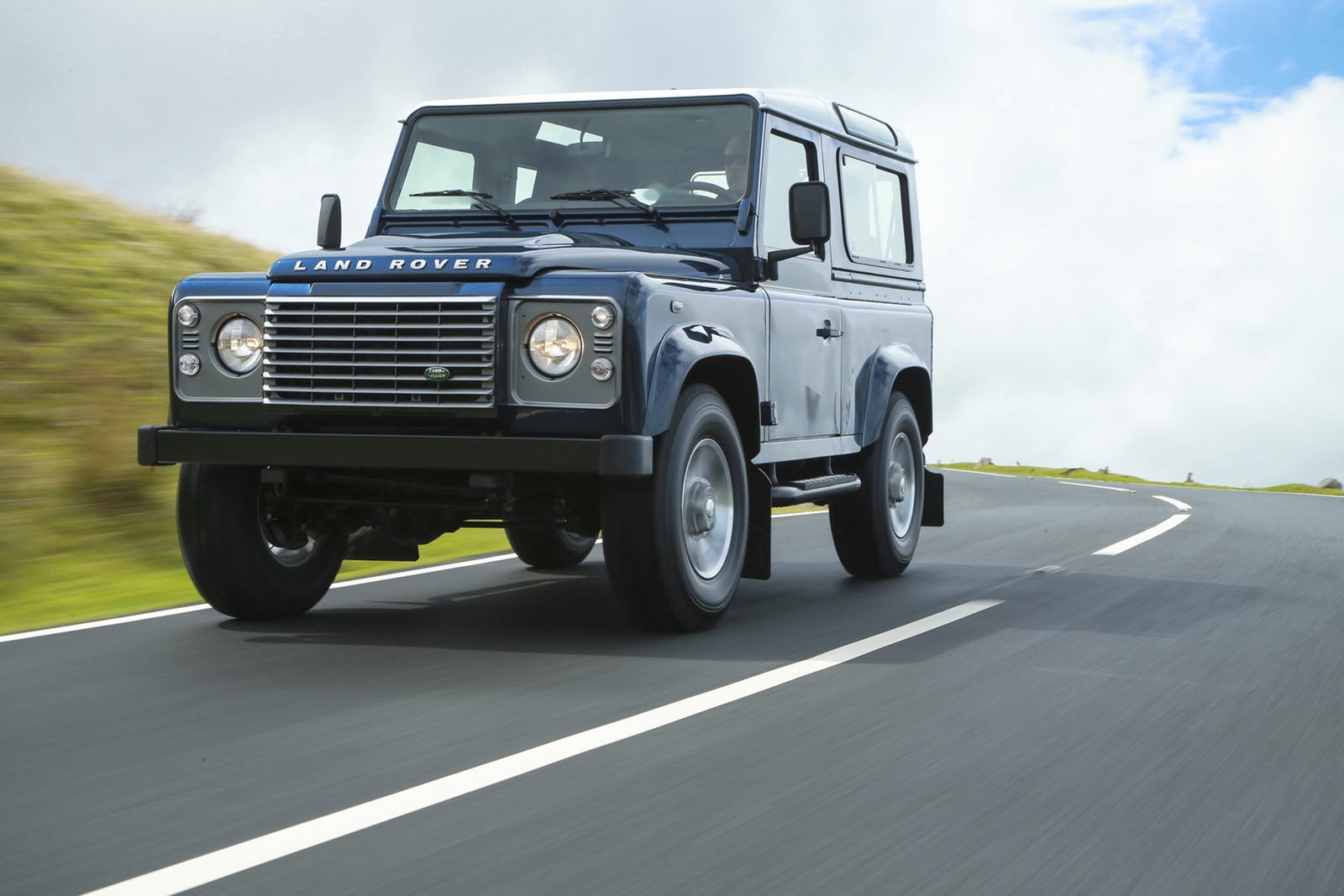 [2013-LR-Defender-10%255B2%255D.jpg]