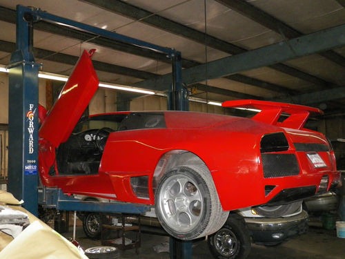 [Lamborghini-Murcielago-Toyota-MR2-12%255B2%255D.jpg]