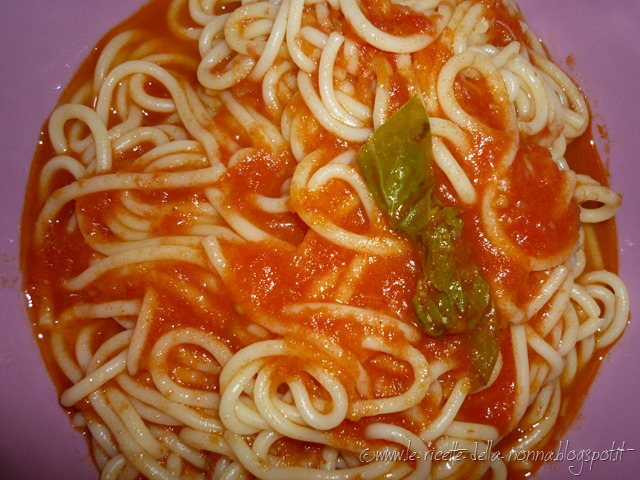 [Spaghetti-al-sugo-di-pomodoro-e-basi%255B11%255D.jpg]
