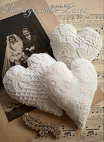 [3heartsandweddingpic1.jpg]