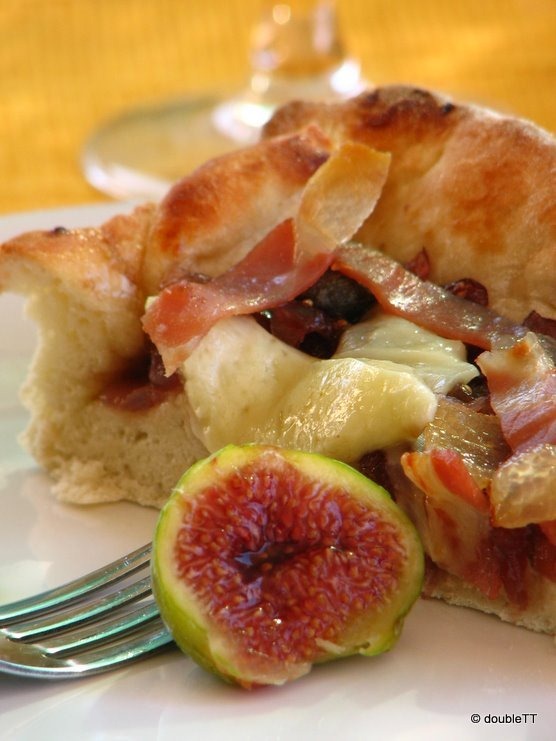 [pizza%2520sa%2520slatkim%2520od%2520luka%2520i%2520smokava-6%255B5%255D.jpg]