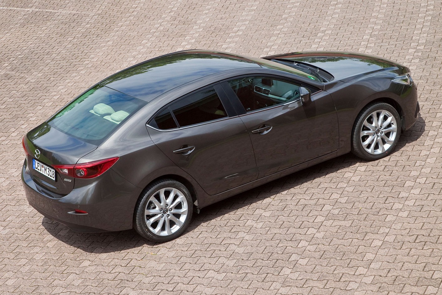 [2014-Mazda3-Sedan-18%255B2%255D.jpg]