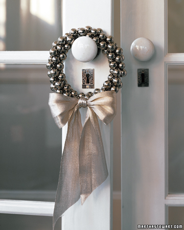 Enjoy the wonderfully familiar sounds of the holidays when you hang this jingle bell wreath where it will be heard (on a door, for instance). Enjoy the wonderfully familiar sounds of the holidays when you hang this jingle bell wreath where it will be heard (on a door, for instance).