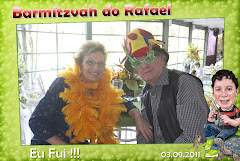 Fotos do evento Rafael - 03.09.11. Foto numero 020 da Social Click Fotografia Digital, do Rio de Janeiro, RJ, que faz fotos divertidas, fotos malucas, fotos com fantasias, fotos na hora, fotografia maluca, fotografia divertida com molduras personalizadas. fotos divertidas malucas foto maluca animadas animado rj rio de janeiro divertida fantasia animada aniversario 15 anos fotografos casamento fotografia noivos fotografias digital
