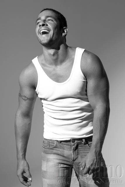 [Adriano%2520Rocha%252005%255B3%255D.jpg]