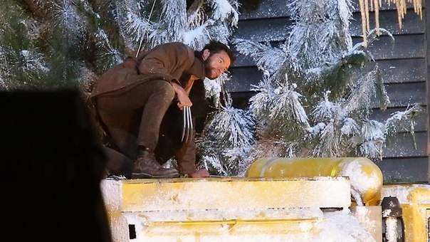 Wolverine havas forgatási fotókon ninjákkal csap össze 01