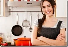 Una donna in cucina