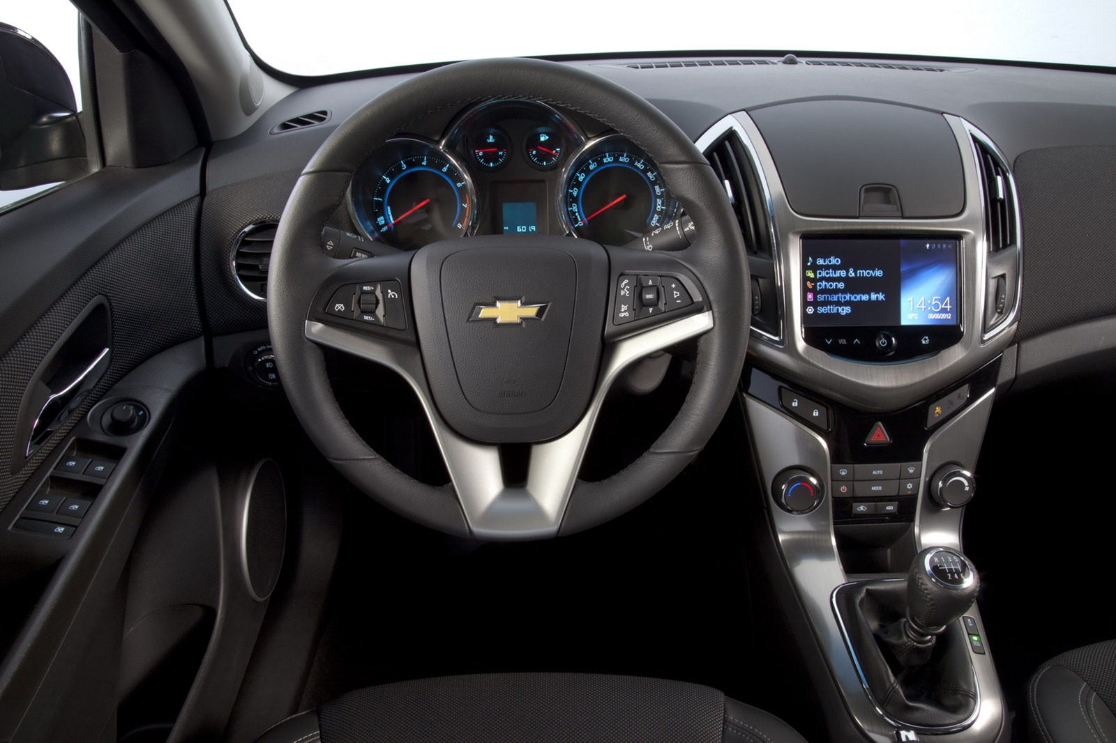 2013-Chevrolet-Cruze-Facelift-E68[2].jpg