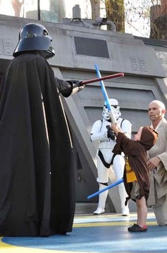 [Star%2520Wars%2520Darth%2520fight%2520high%2520close%255B3%255D.jpg]