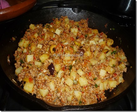 Picadillo sencillo con papas aceitunas y alcaparras Picadillo sencillo con papas aceitunas y alcaparras(3)