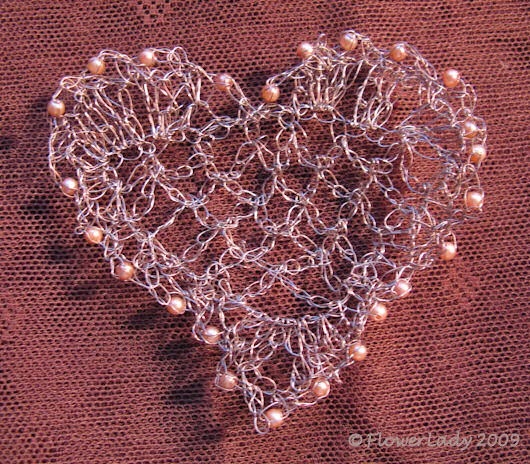 [07-19-crochet-wire-heart%255B4%255D.jpg]