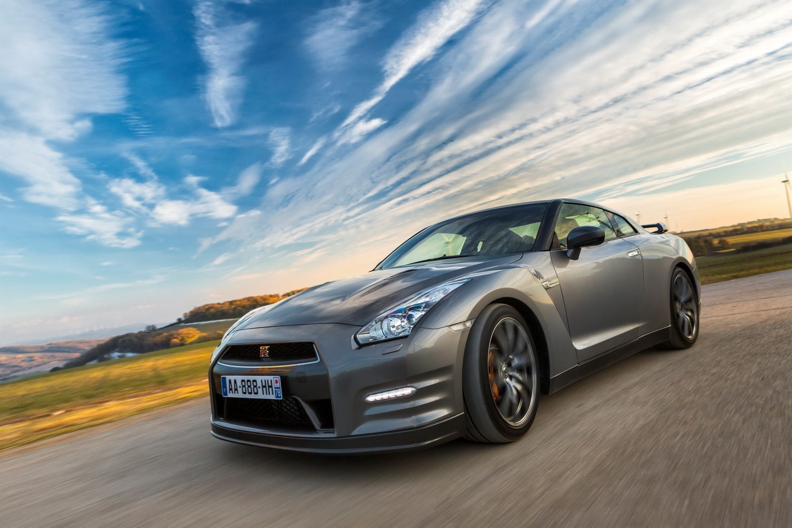 [Nissan-GT-R-5%255B2%255D.jpg]