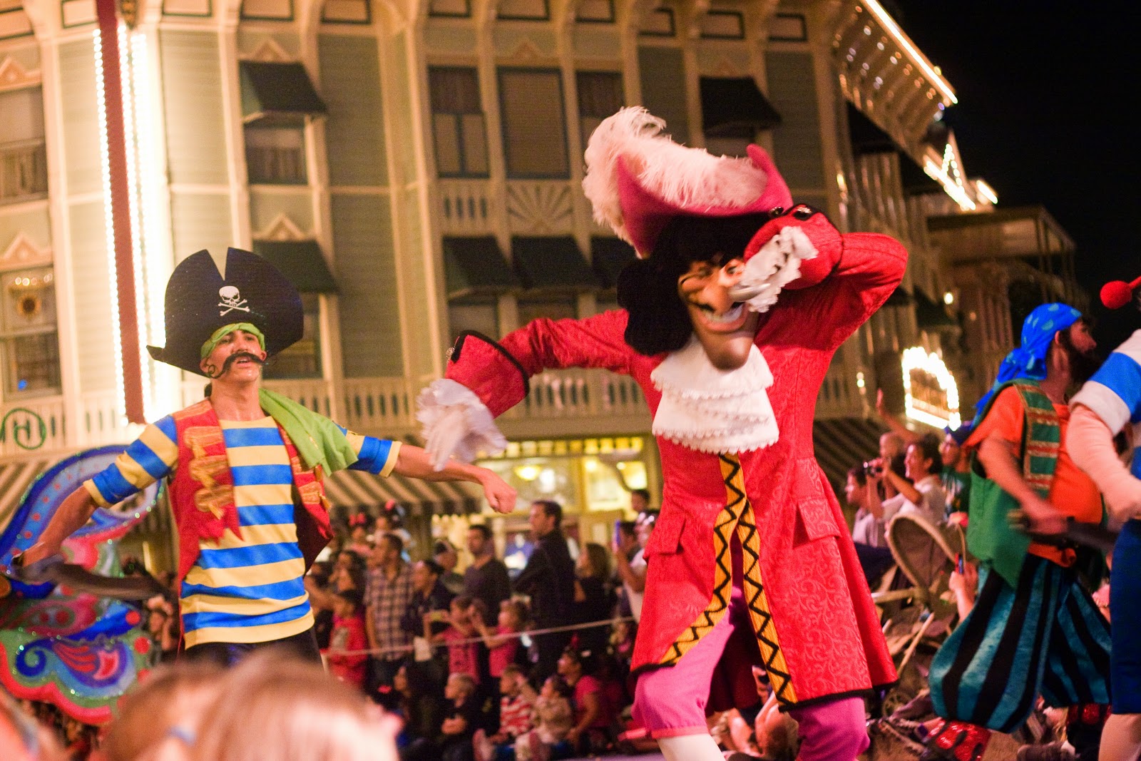 [soundtastic%2520parade%2520captin%2520hook%255B4%255D.jpg]
