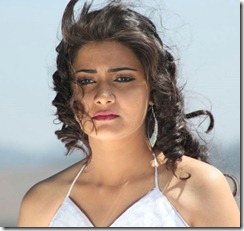 Actress Manochitra in Oru Vaanavil Pola Tamil Movie Stills