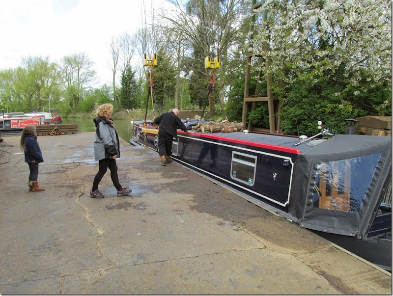 boat lift and hotel 003