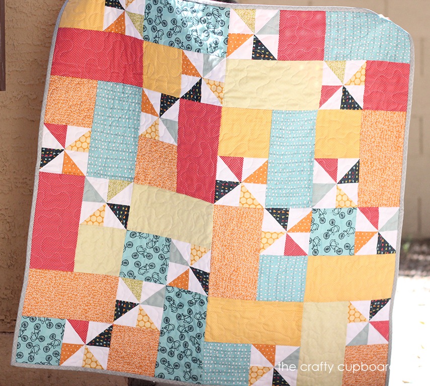 [Pinwheel%2520Baby%2520Boy%2520Quilt%2520by%2520the%2520Crafty%2520Cupboard%255B6%255D.jpg]