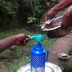 Filtern des Kaffees © Foto: Doreen Schütze | Outback Africa