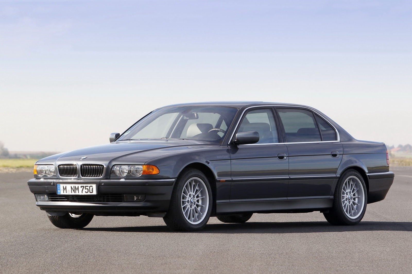 [BMW-V12-7-Series-13%255B2%255D.jpg]
