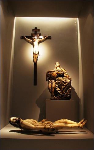 Gloria Ishizaka - museu de são roque - cristo crucificado, n.s. da piedade e cristo morto