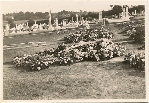 [jane%2527s%2520grave%255B15%255D.jpg]