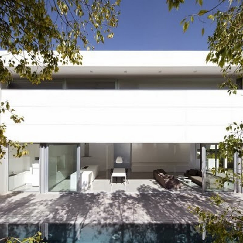 Casa minimalista Afeka / Pitsou Kedem Arquitecto