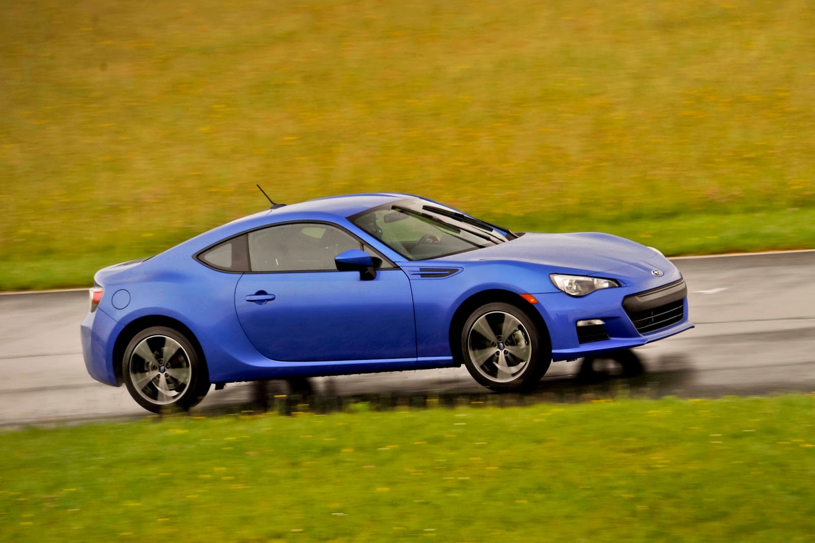 [2013-2014-Subaru-BRZ-87%255B2%255D.jpg]