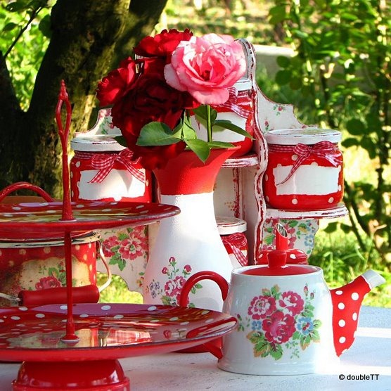 [dots%2520and%2520roses%2520in%2520red%2520collection%2520%255B5%255D.jpg]