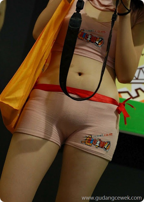 Foto SPG China Memakai Celana Transparan2 || gudangcewek.com