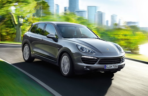 2013-Porsche-Cayenne-S-Diesel-07.jpg