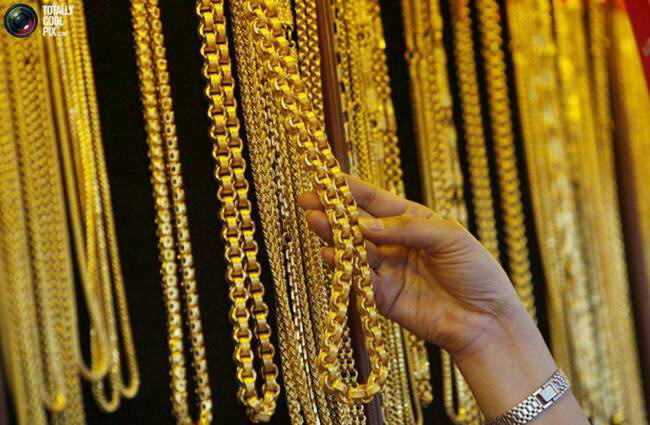 Gold, most beautiful metal in various shapes