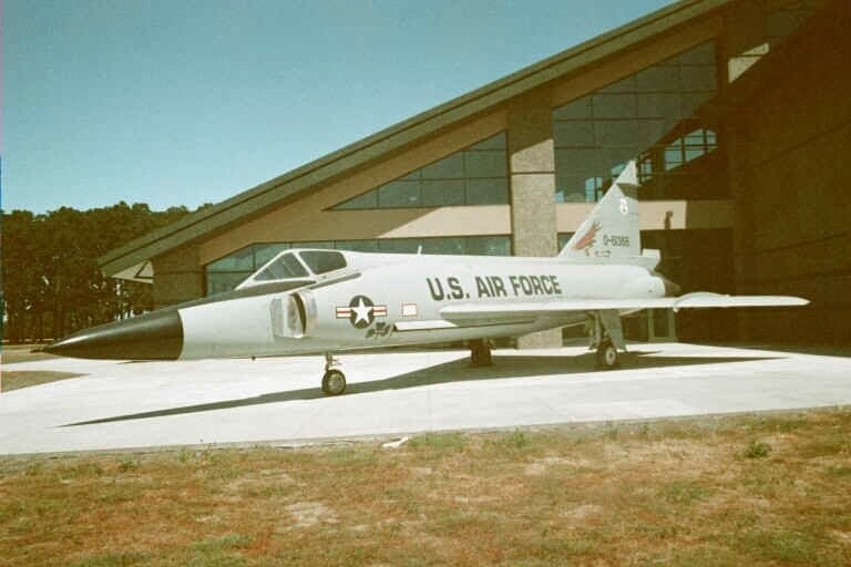 [Convair-F-102A-Delta-Dagger-22.jpg]