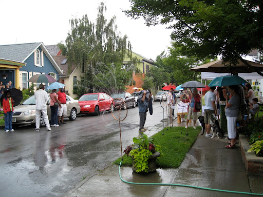 This is Summer Street, one of the most popular places on Garden Walk. Not all that long ago, it was a bad, run-down neighborhood. Now, every house has a darling garden and real estate values have soared.