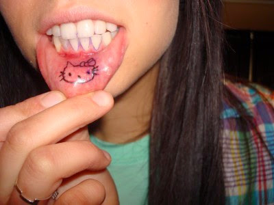 hello-kitty-lip-tattoo-400x300.jpg