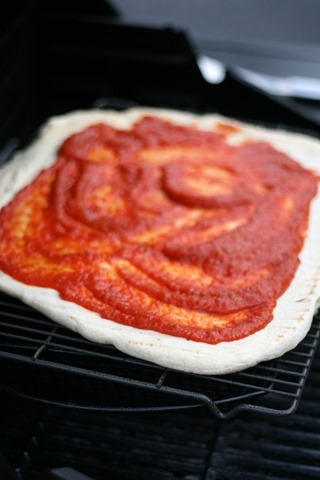 grilled pizza 043