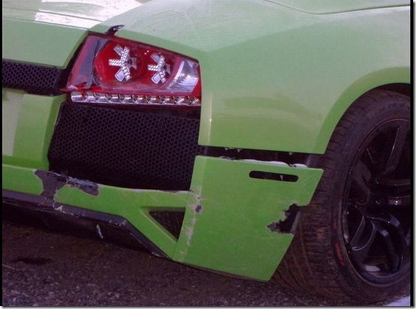 Homem ganha uma Lamborghini e bate logo depois (7)